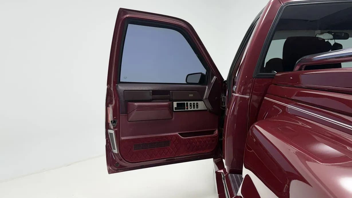 1989 Chevrolet C1500 Silverado Sportside, view