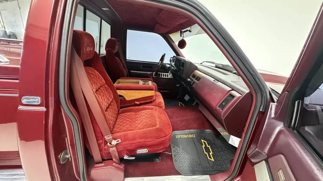 1989 Chevrolet C1500 Silverado Sportside, view