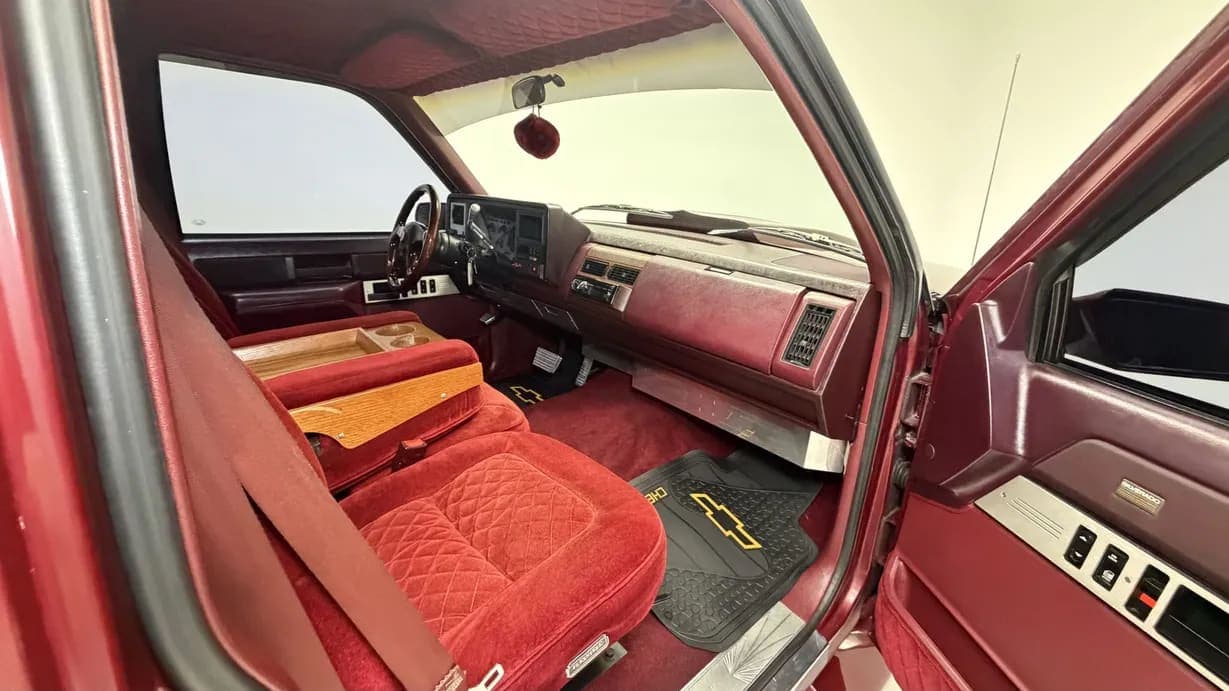 1989 Chevrolet C1500 Silverado Sportside, view