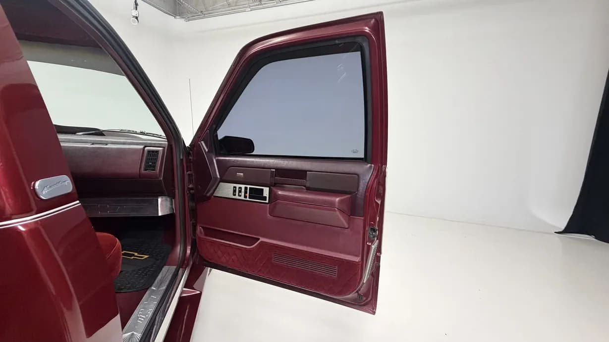1989 Chevrolet C1500 Silverado Sportside, view