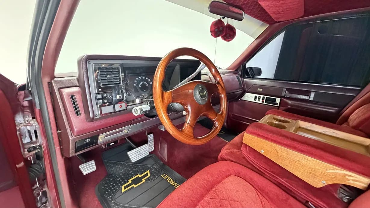 1989 Chevrolet C1500 Silverado Sportside, view