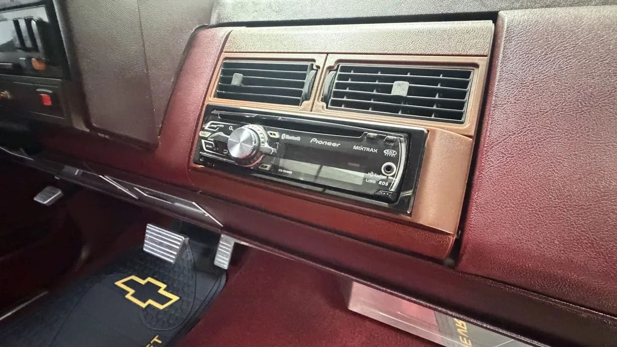 1989 Chevrolet C1500 Silverado Sportside, view