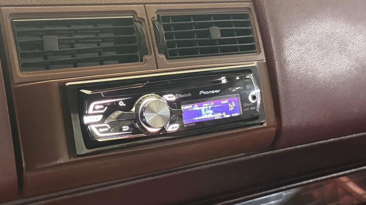 1989 Chevrolet C1500 Silverado Sportside, view