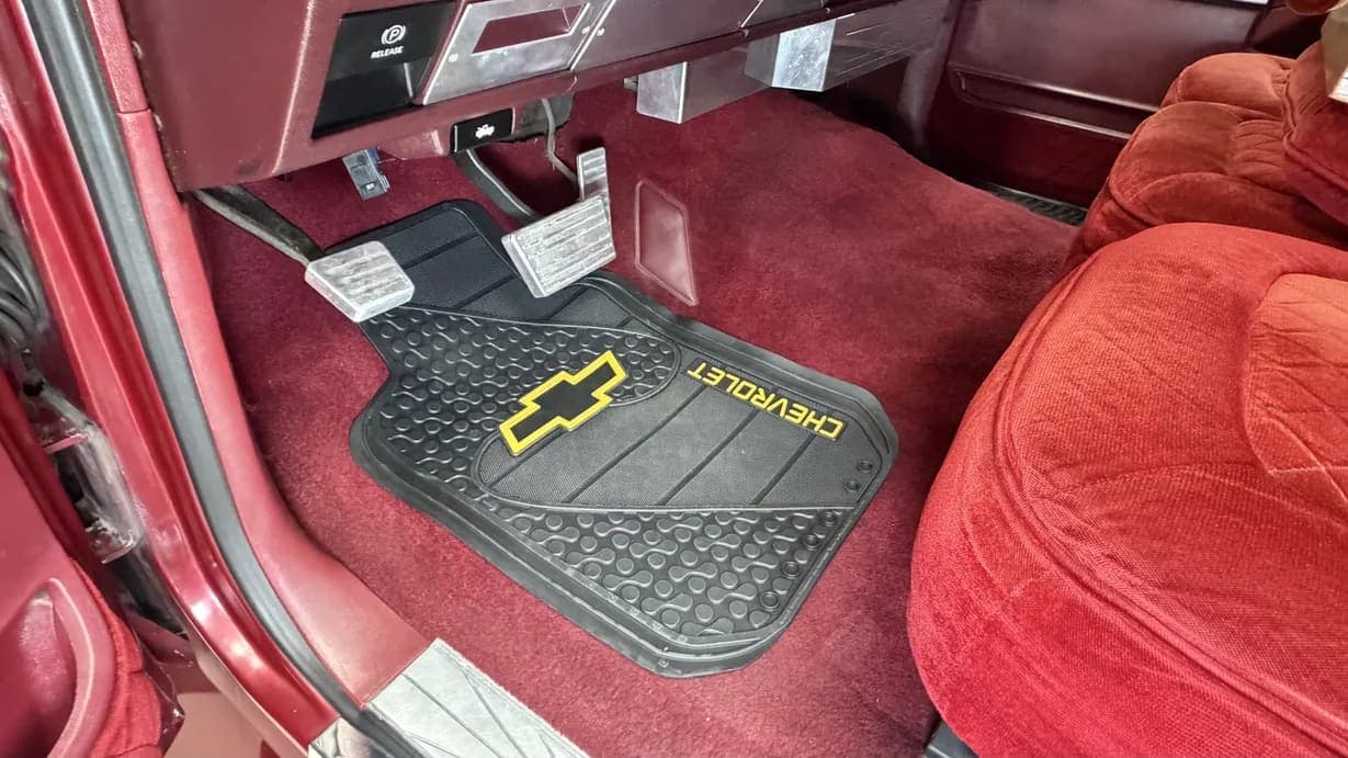 1989 Chevrolet C1500 Silverado Sportside, view