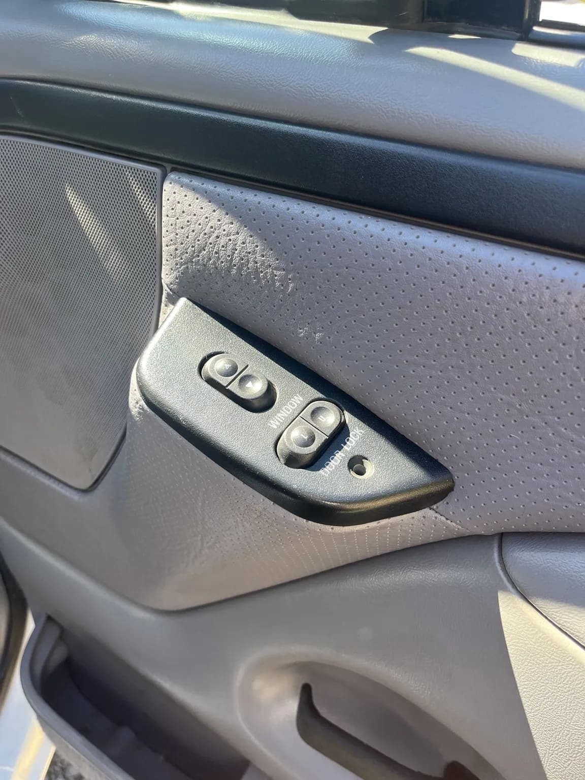 1997 Ford F-350 XLT Crew Cab Power Stroke, view