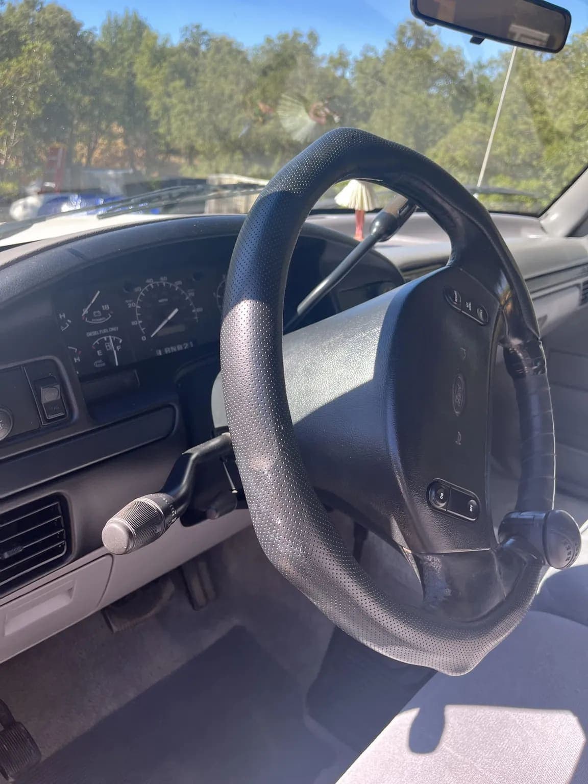 1997 Ford F-350 XLT Crew Cab Power Stroke, view