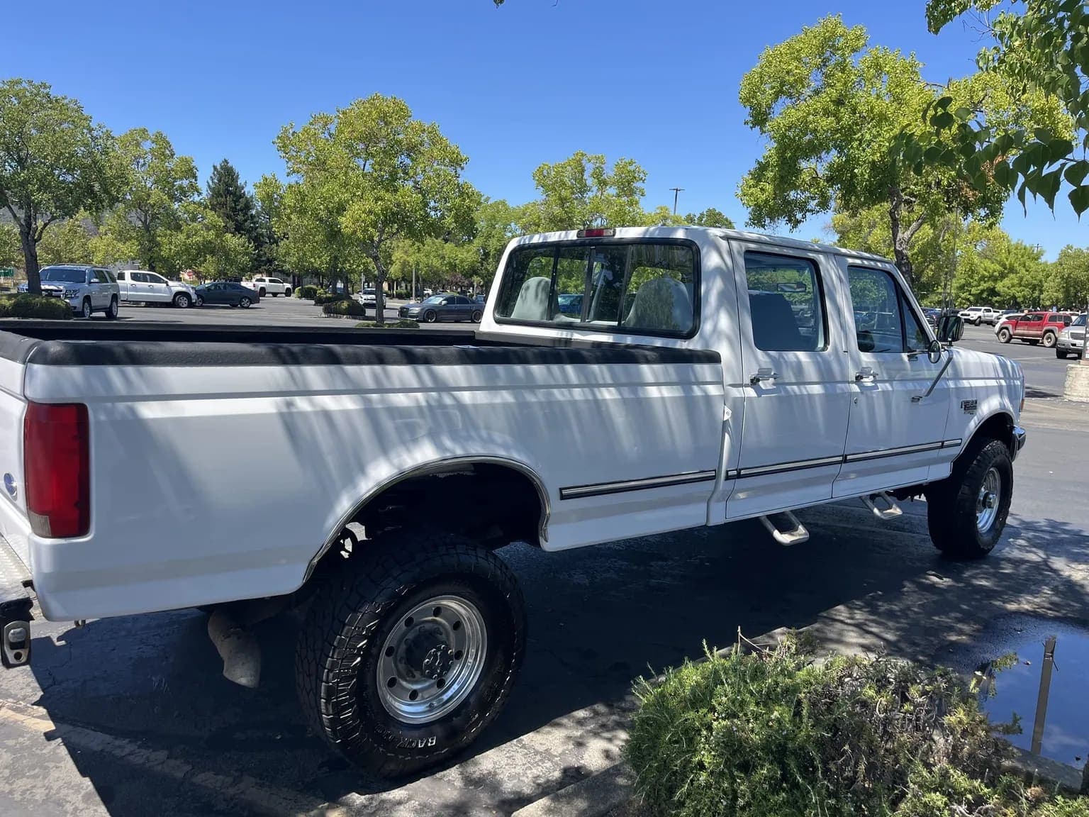 1997 Ford F-350 XLT Crew Cab Power Stroke, view