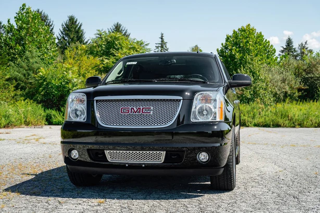 2013 GMC Yukon Denali, view