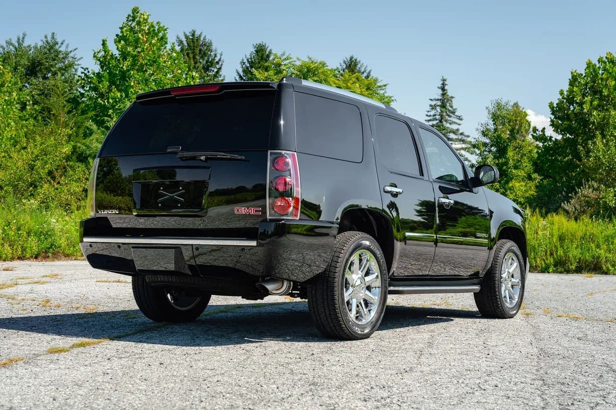 2013 GMC Yukon Denali, view
