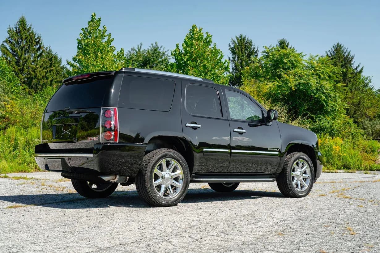 2013 GMC Yukon Denali, view