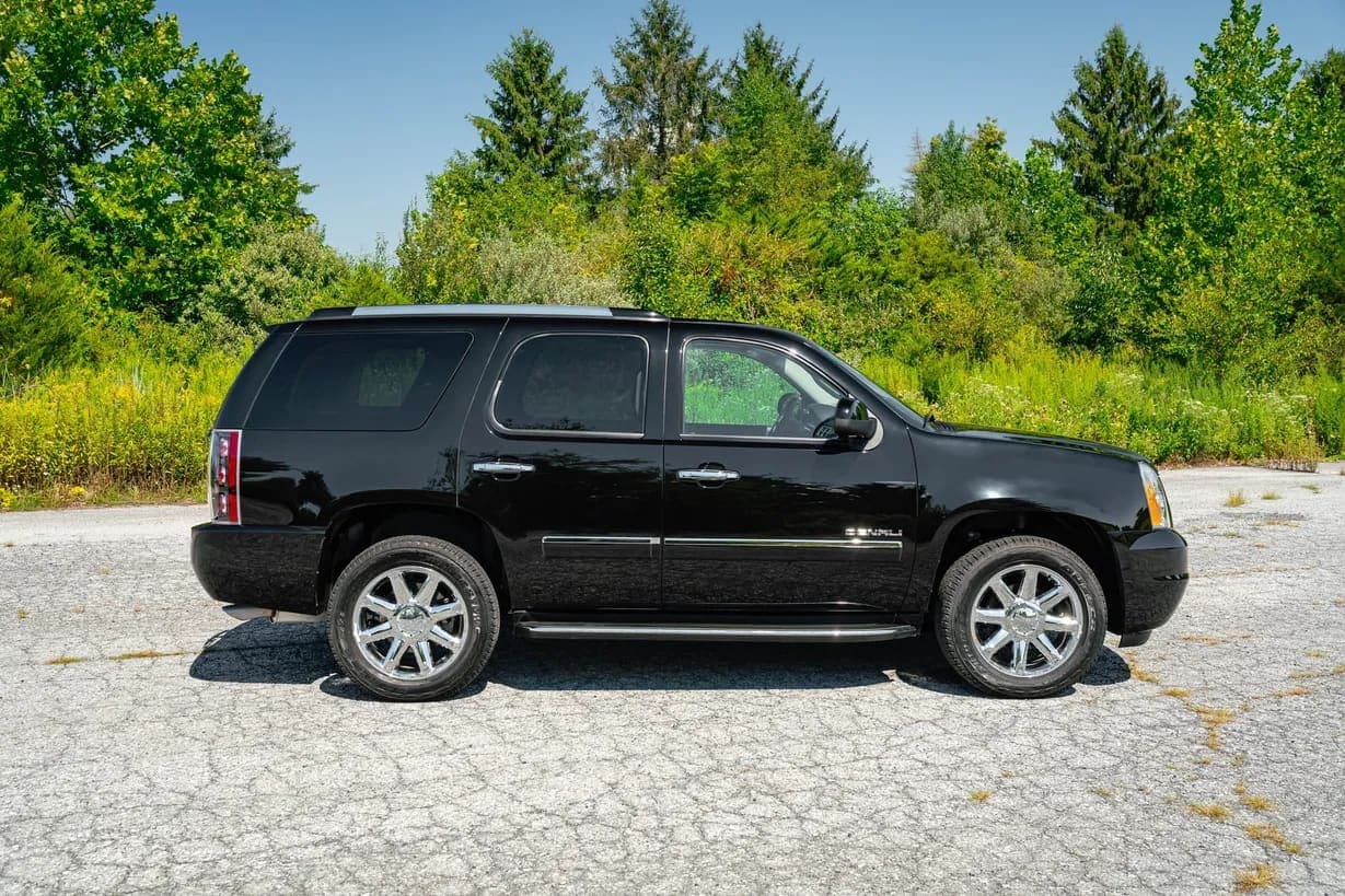 2013 GMC Yukon Denali, view