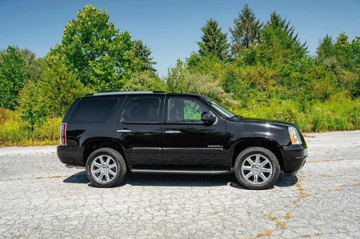 2013 GMC Yukon Denali, view