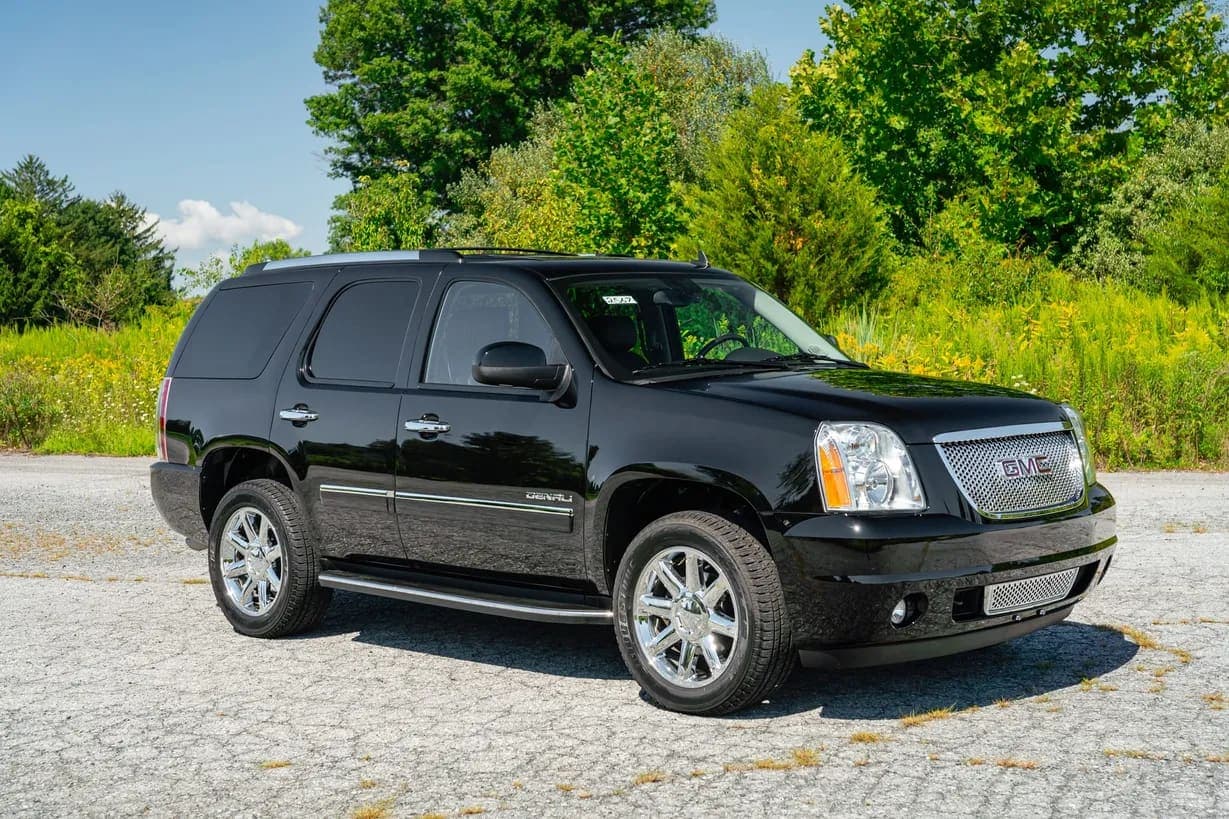 2013 GMC Yukon Denali, view