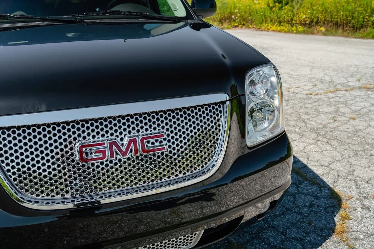 2013 GMC Yukon Denali, view