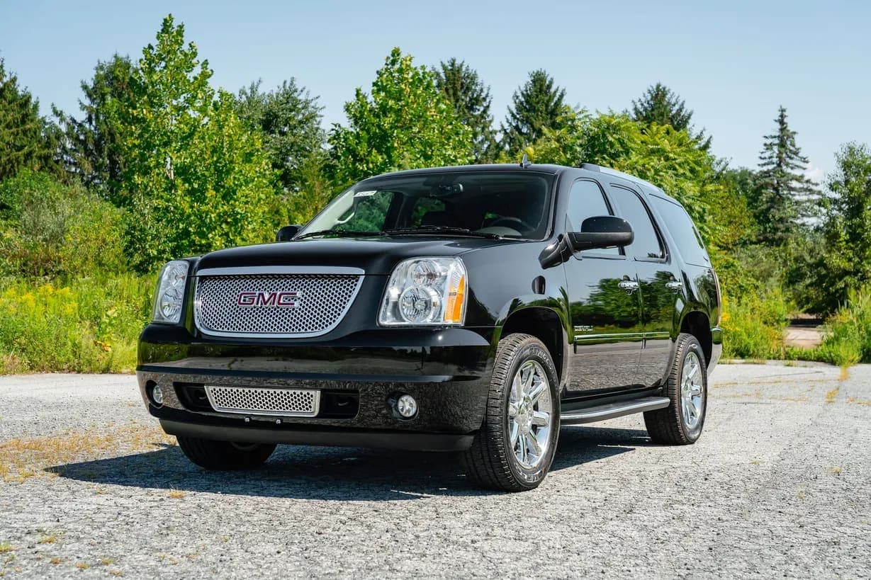 2013 GMC Yukon Denali, view