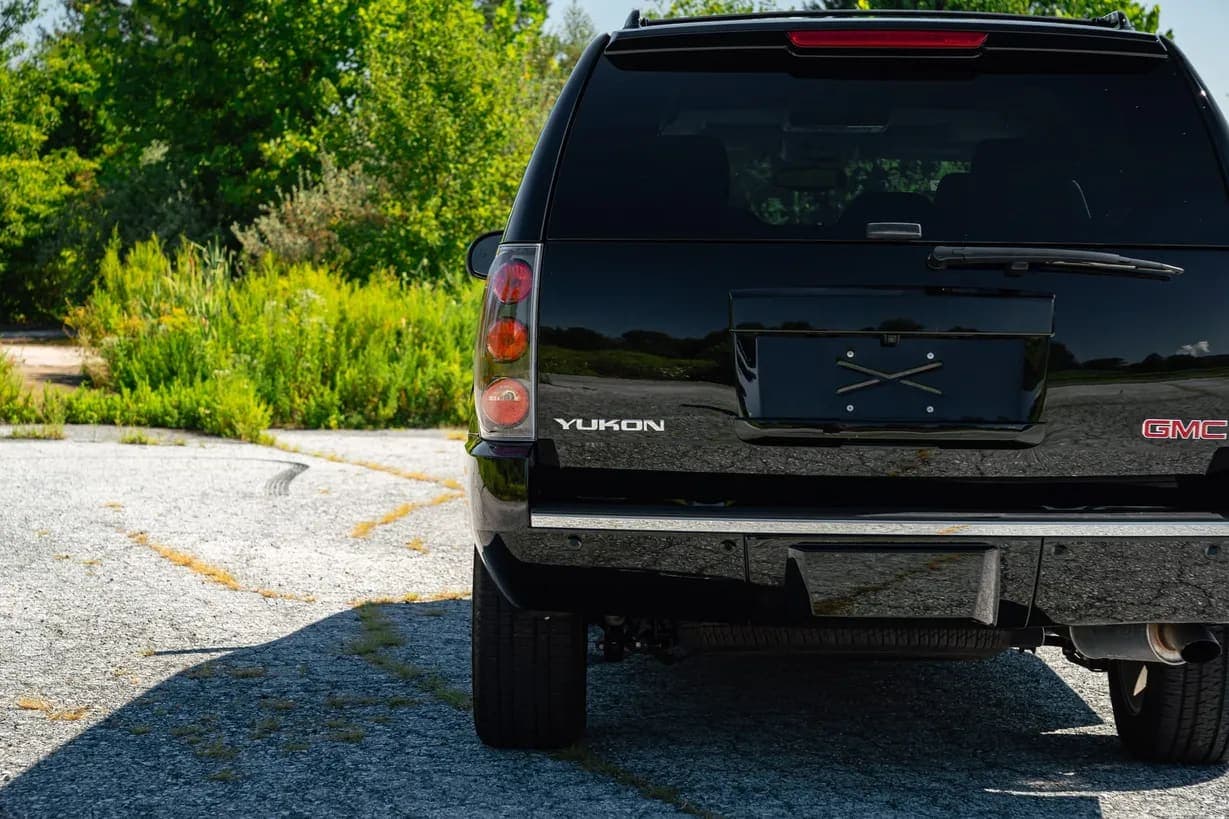 2013 GMC Yukon Denali, view