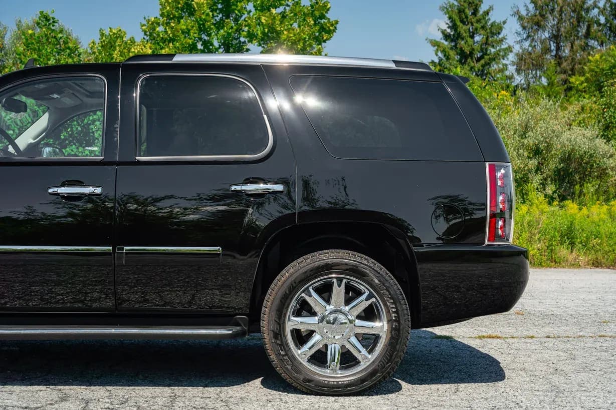 2013 GMC Yukon Denali, view