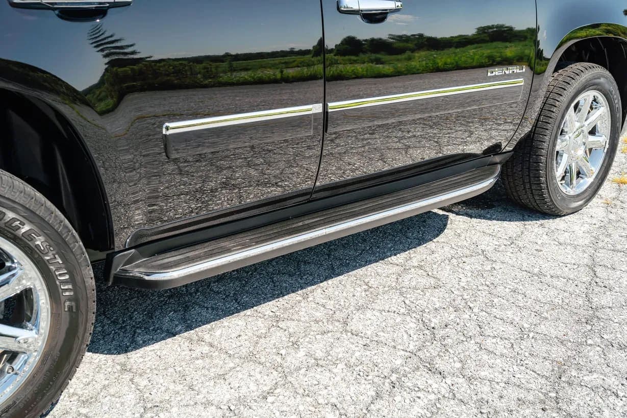 2013 GMC Yukon Denali, view