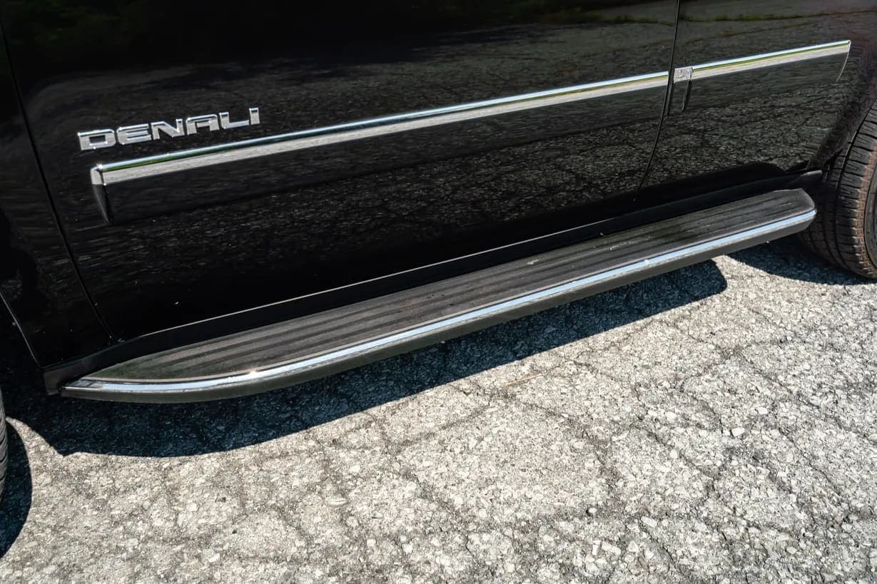 2013 GMC Yukon Denali, view