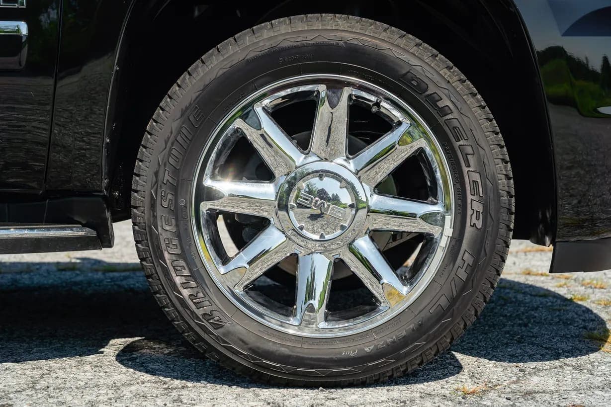 2013 GMC Yukon Denali, view