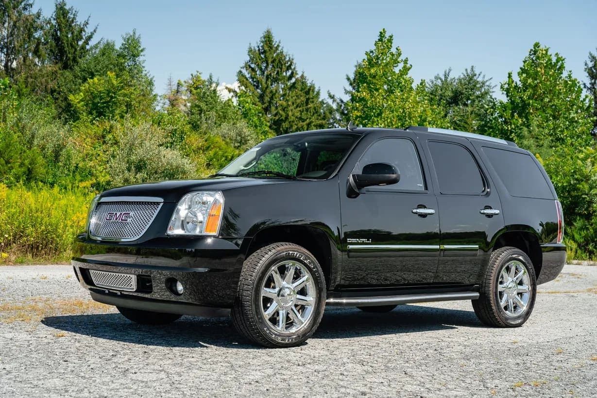 2013 GMC Yukon Denali, view