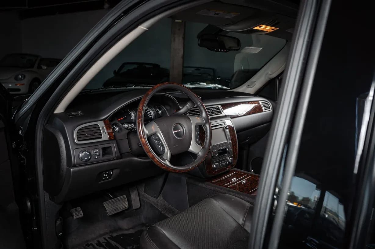 2013 GMC Yukon Denali, view
