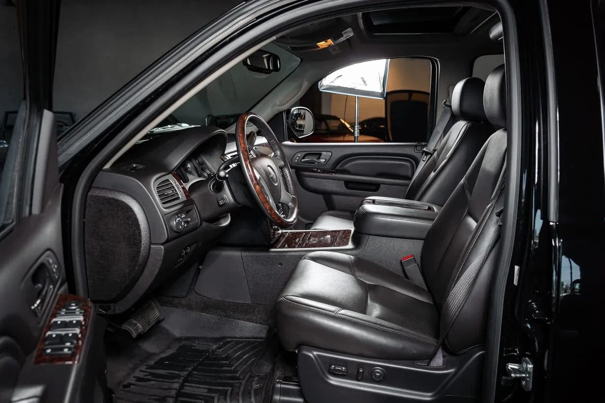 2013 GMC Yukon Denali, view