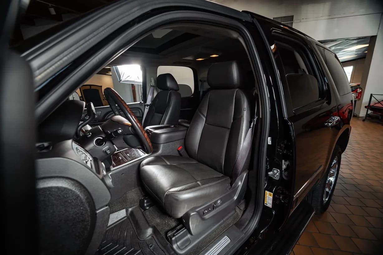 2013 GMC Yukon Denali, view