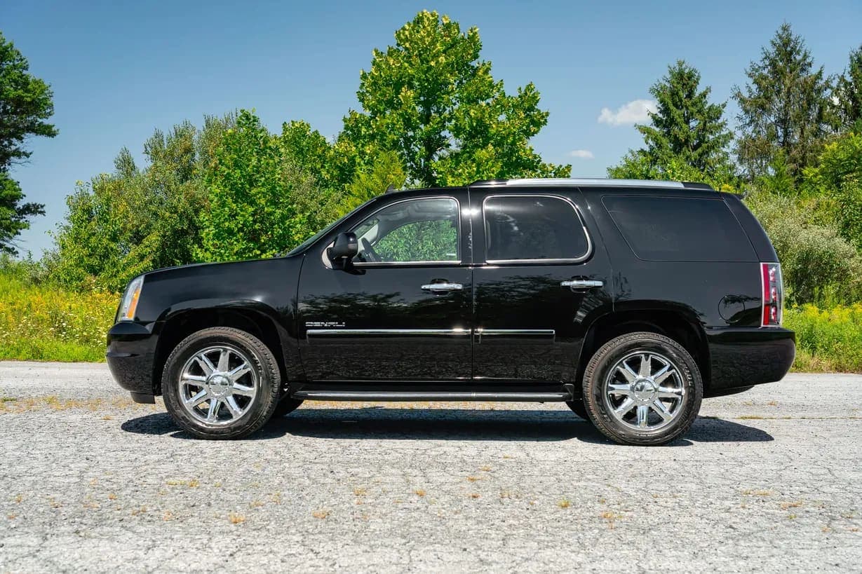 2013 GMC Yukon Denali, view