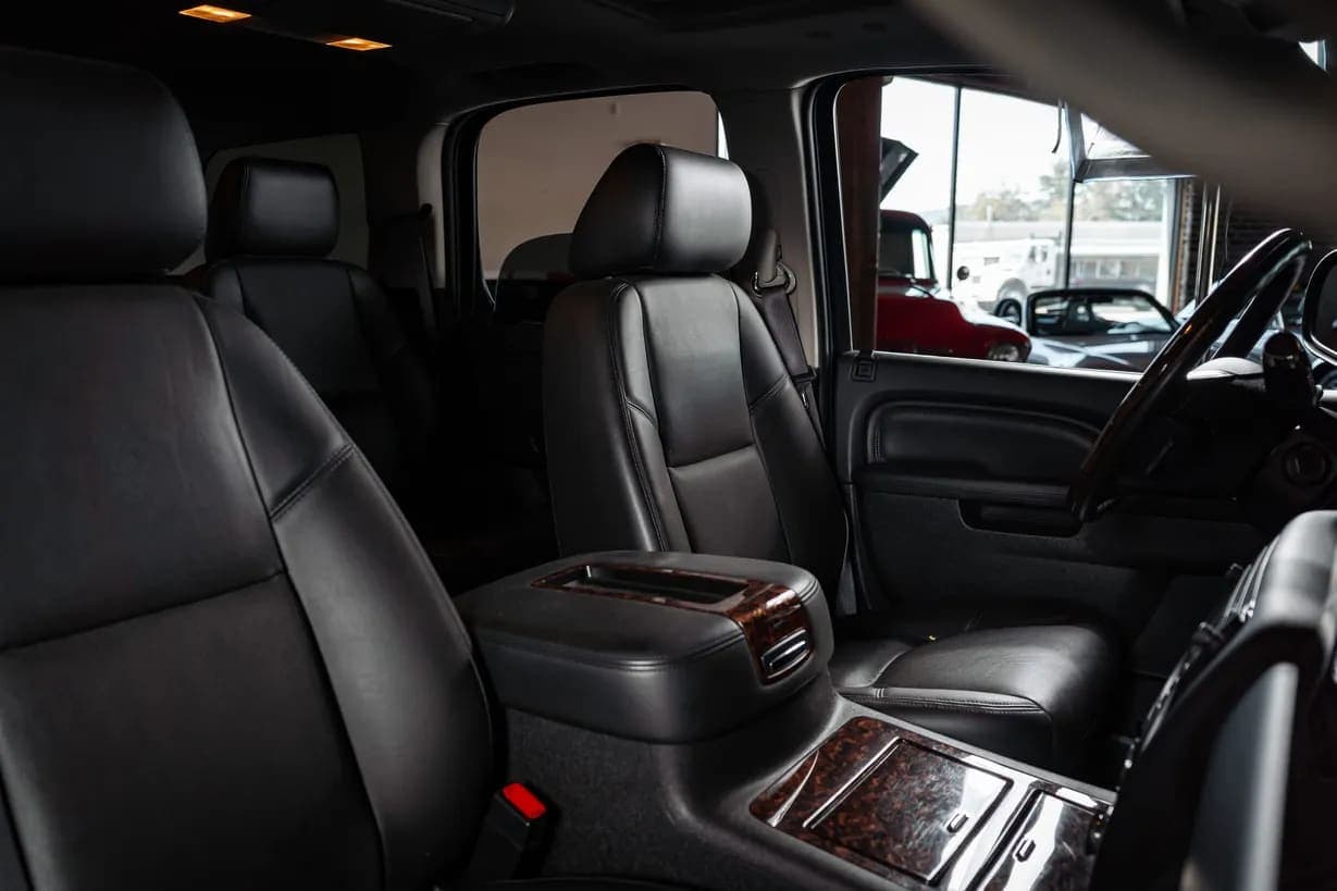 2013 GMC Yukon Denali, view