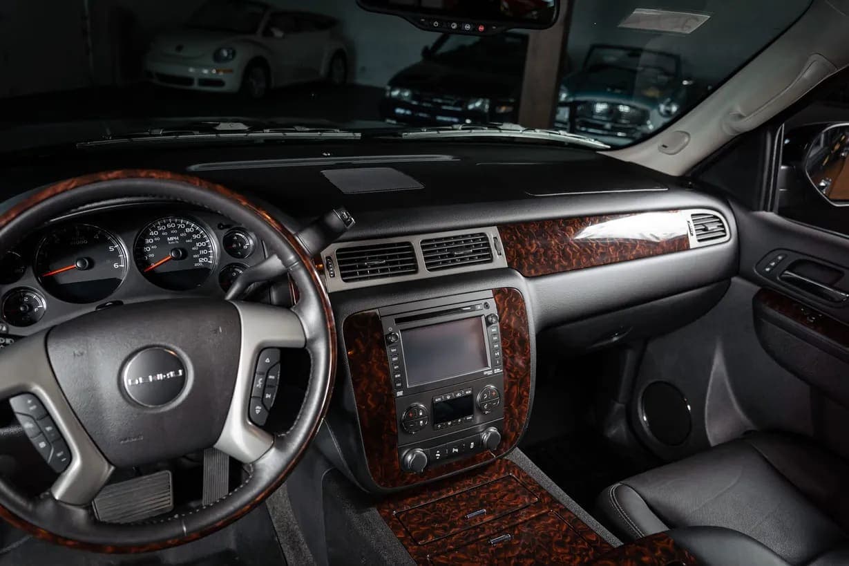 2013 GMC Yukon Denali, view