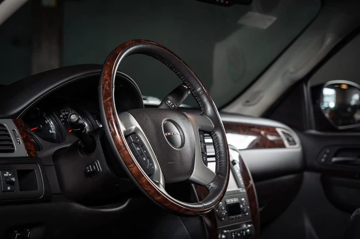2013 GMC Yukon Denali, view