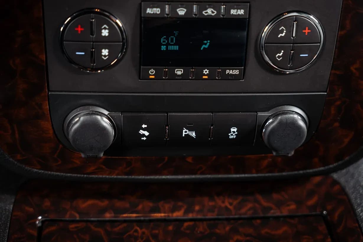 2013 GMC Yukon Denali, view
