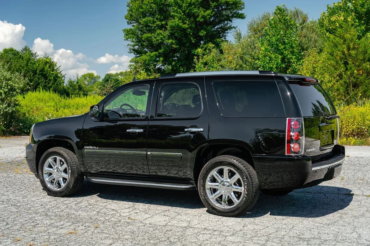2013 GMC Yukon Denali, view