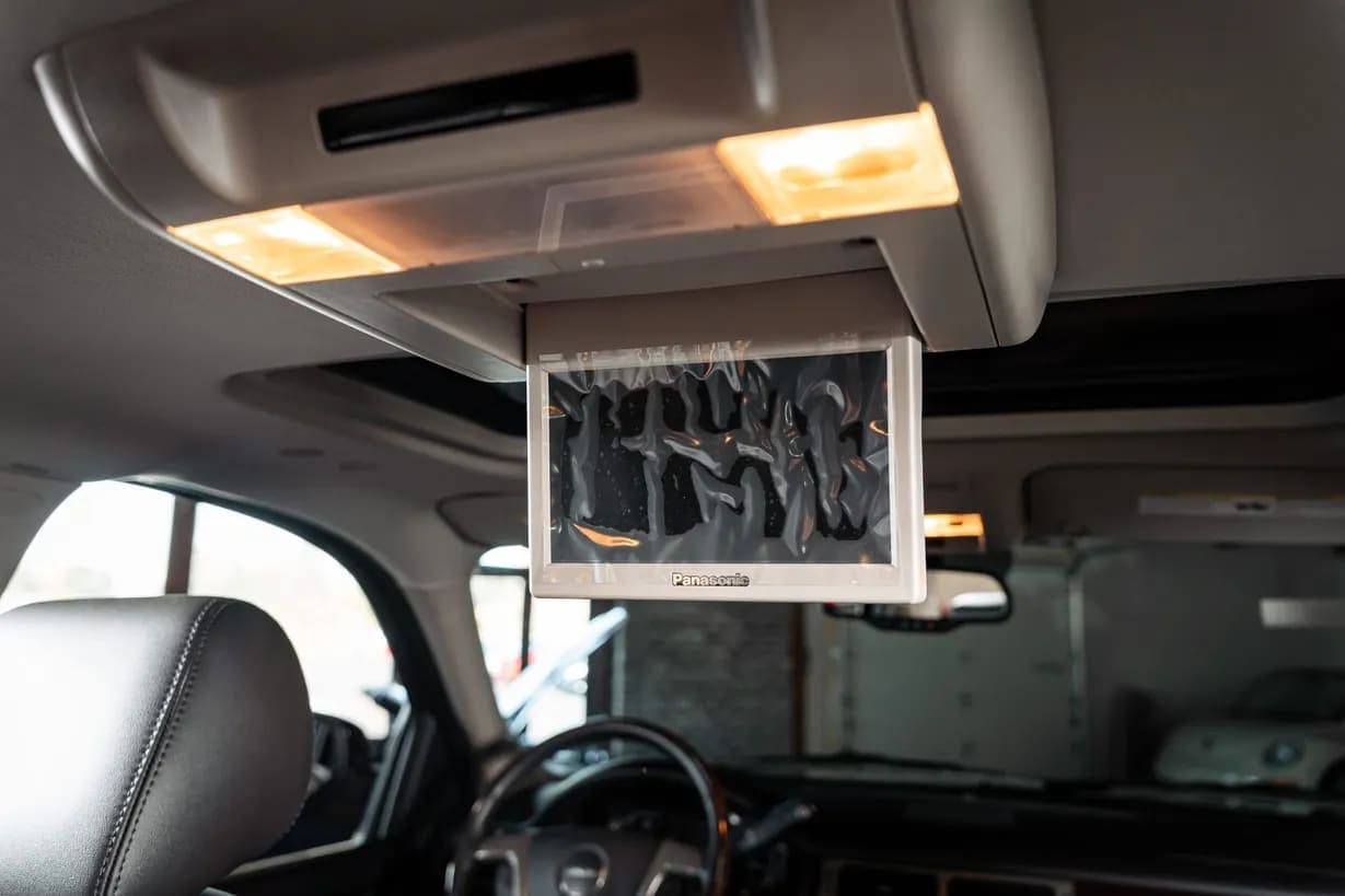 2013 GMC Yukon Denali, view
