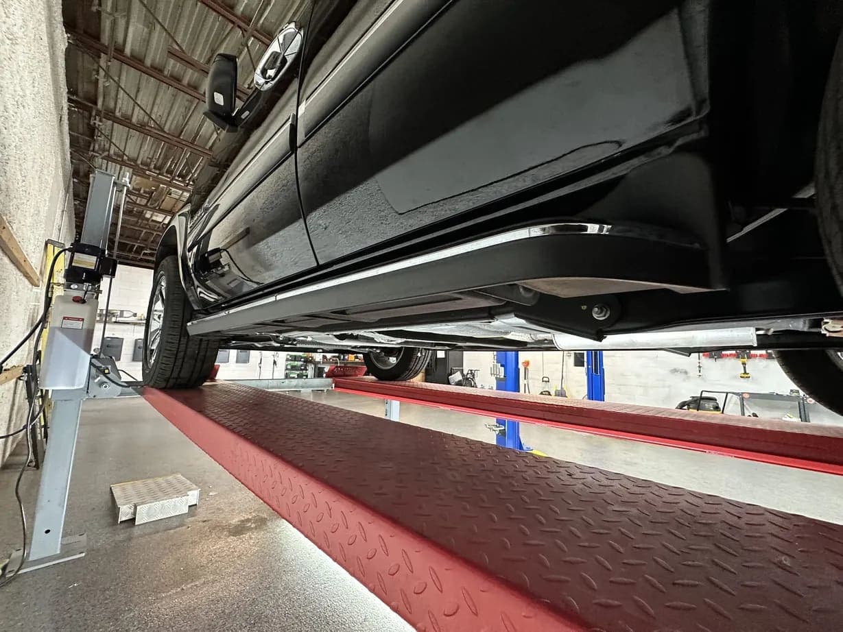 2013 GMC Yukon Denali, view