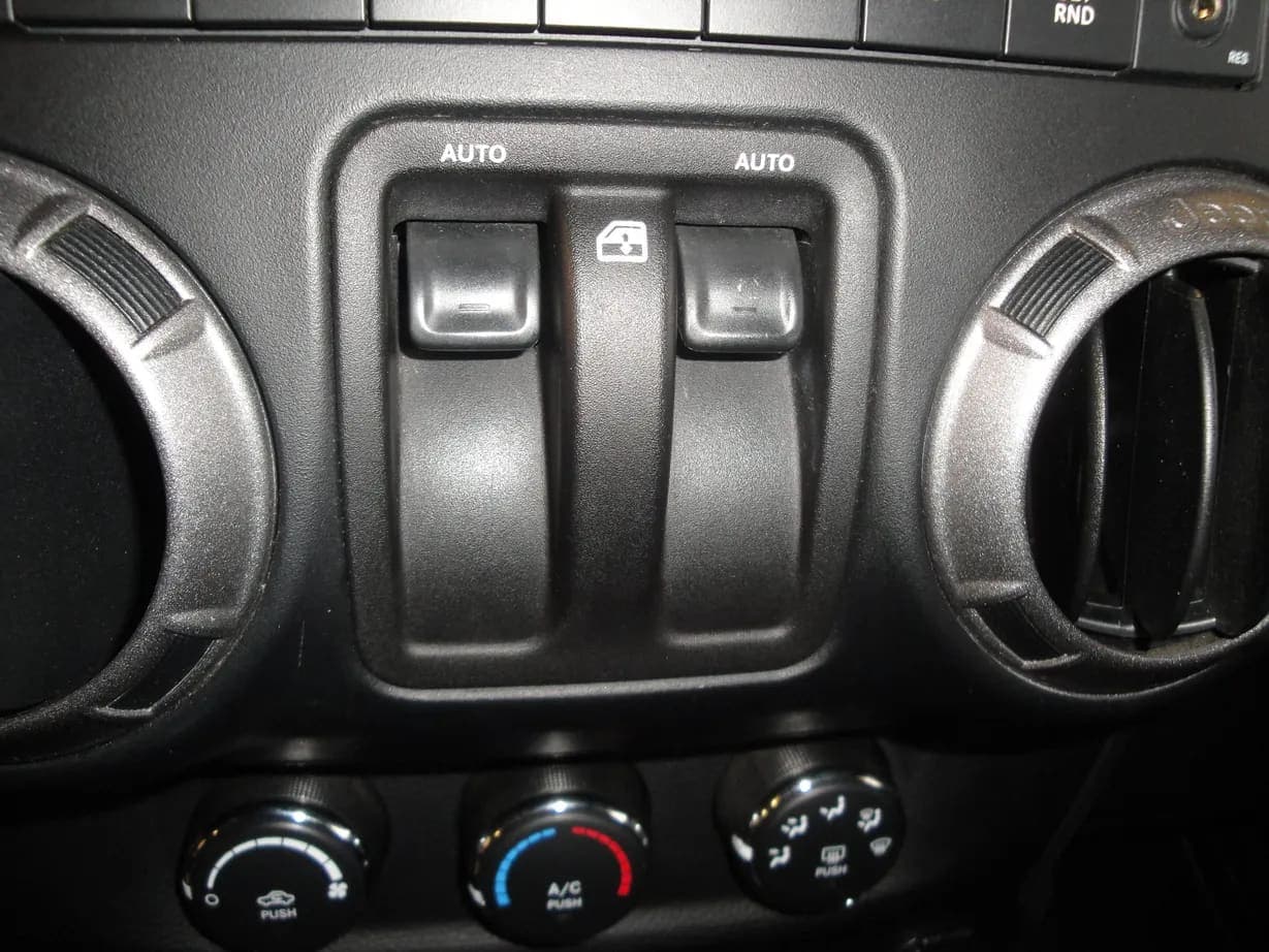 2017 Jeep Wrangler Sport Willys Wheeler Edition 6-Speed, view