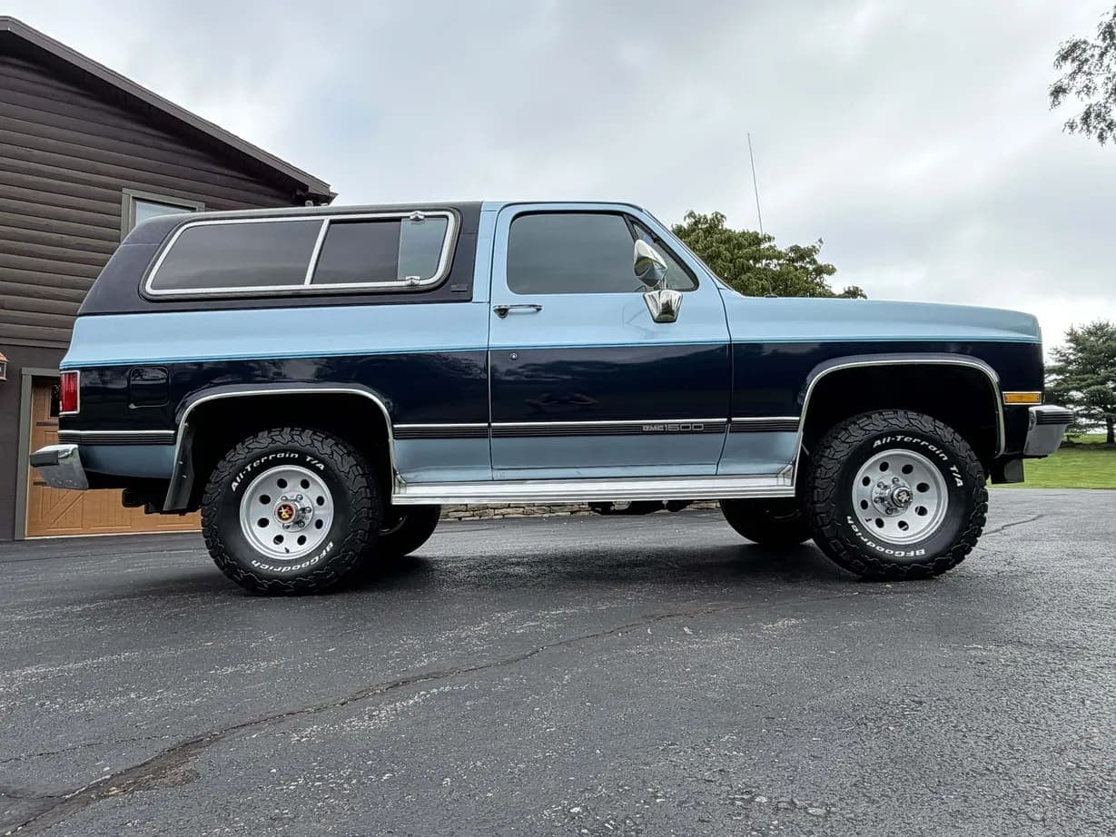 1989 GMC Jimmy SLE, view