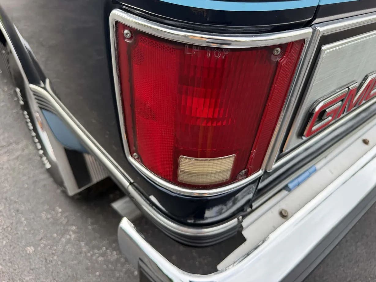 1989 GMC Jimmy SLE, view