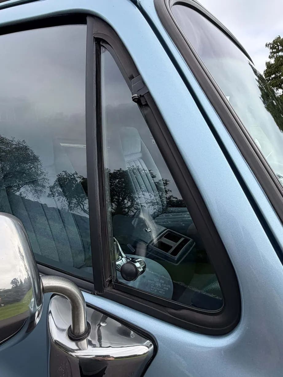 1989 GMC Jimmy SLE, view