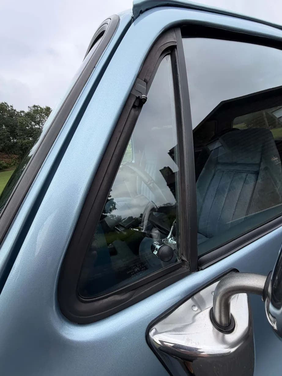 1989 GMC Jimmy SLE, view
