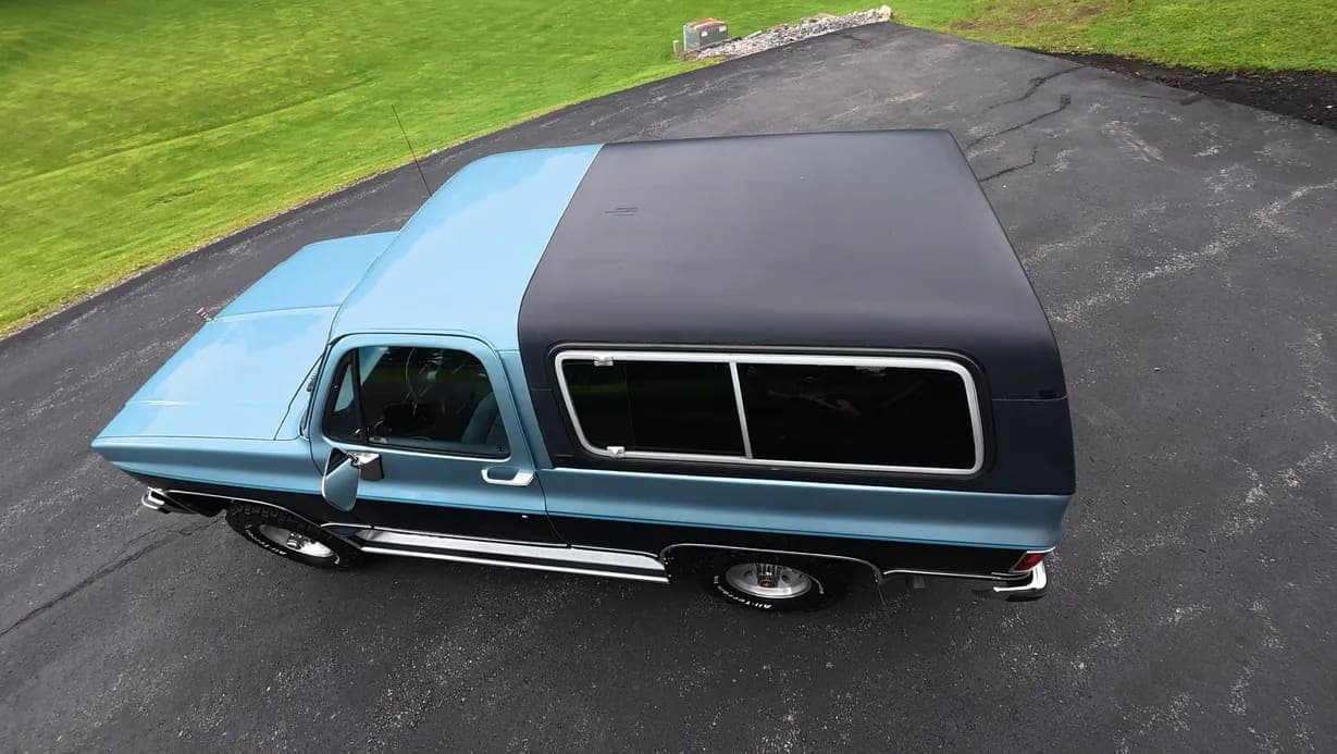 1989 GMC Jimmy SLE, view