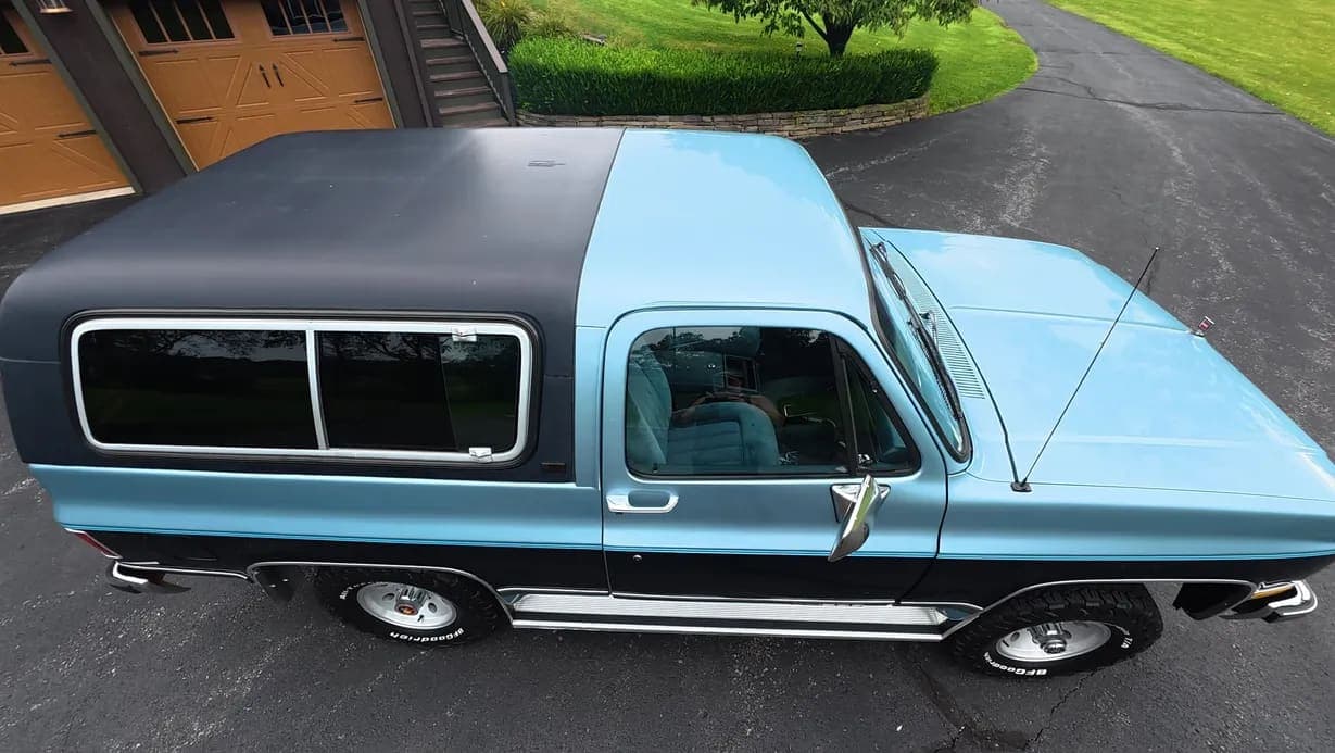 1989 GMC Jimmy SLE, view