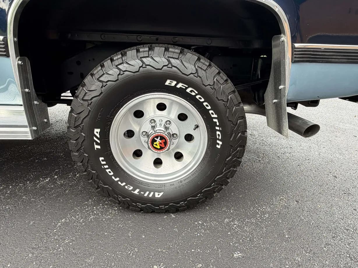 1989 GMC Jimmy SLE, view