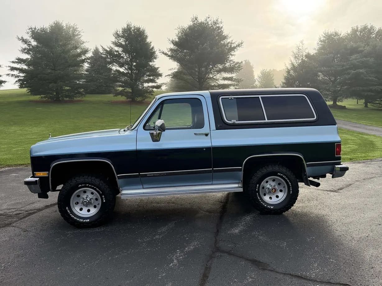 1989 GMC Jimmy SLE, view