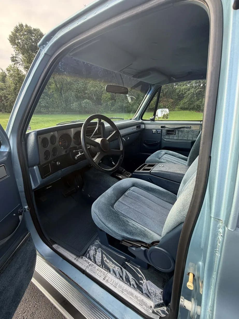 1989 GMC Jimmy SLE, view