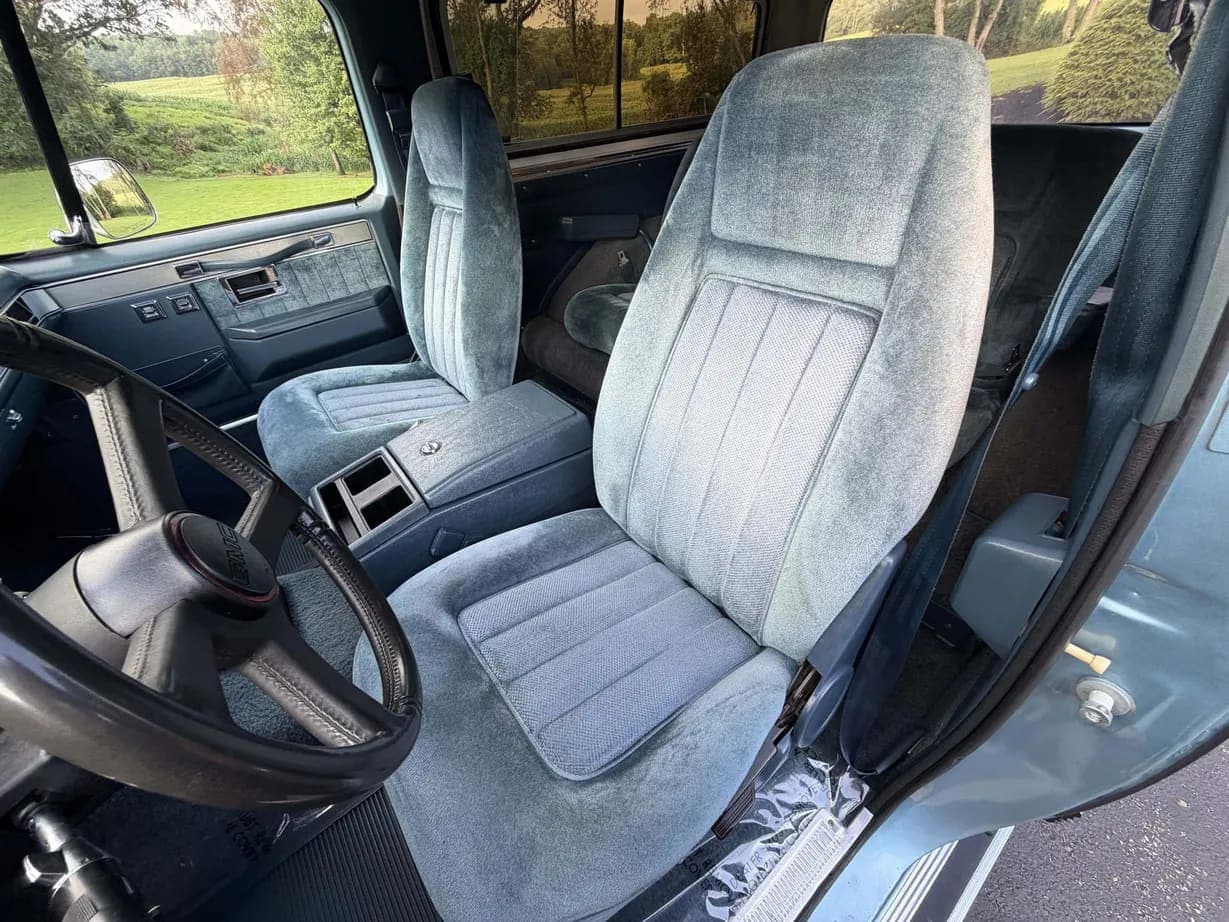 1989 GMC Jimmy SLE, view