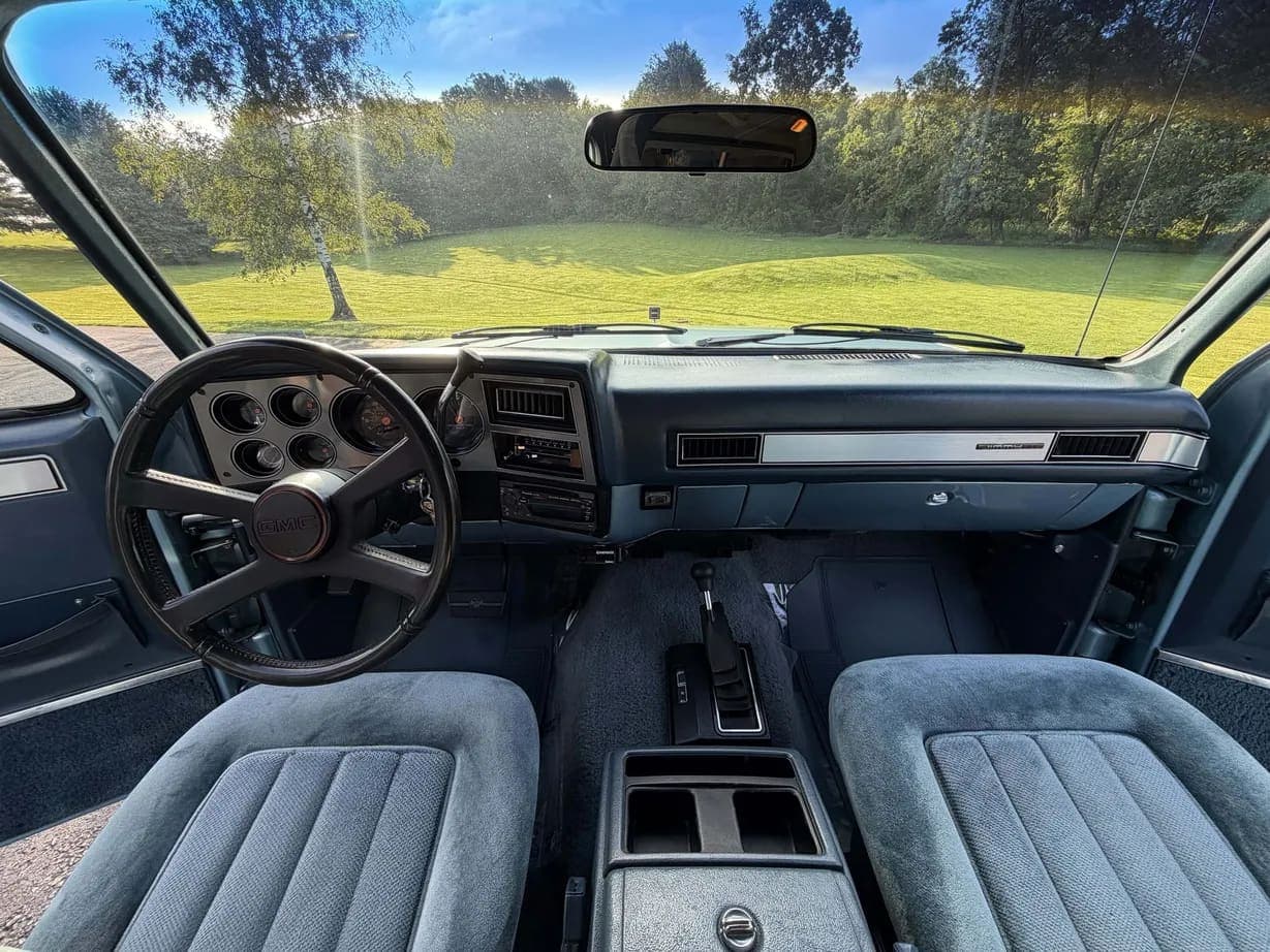 1989 GMC Jimmy SLE, view