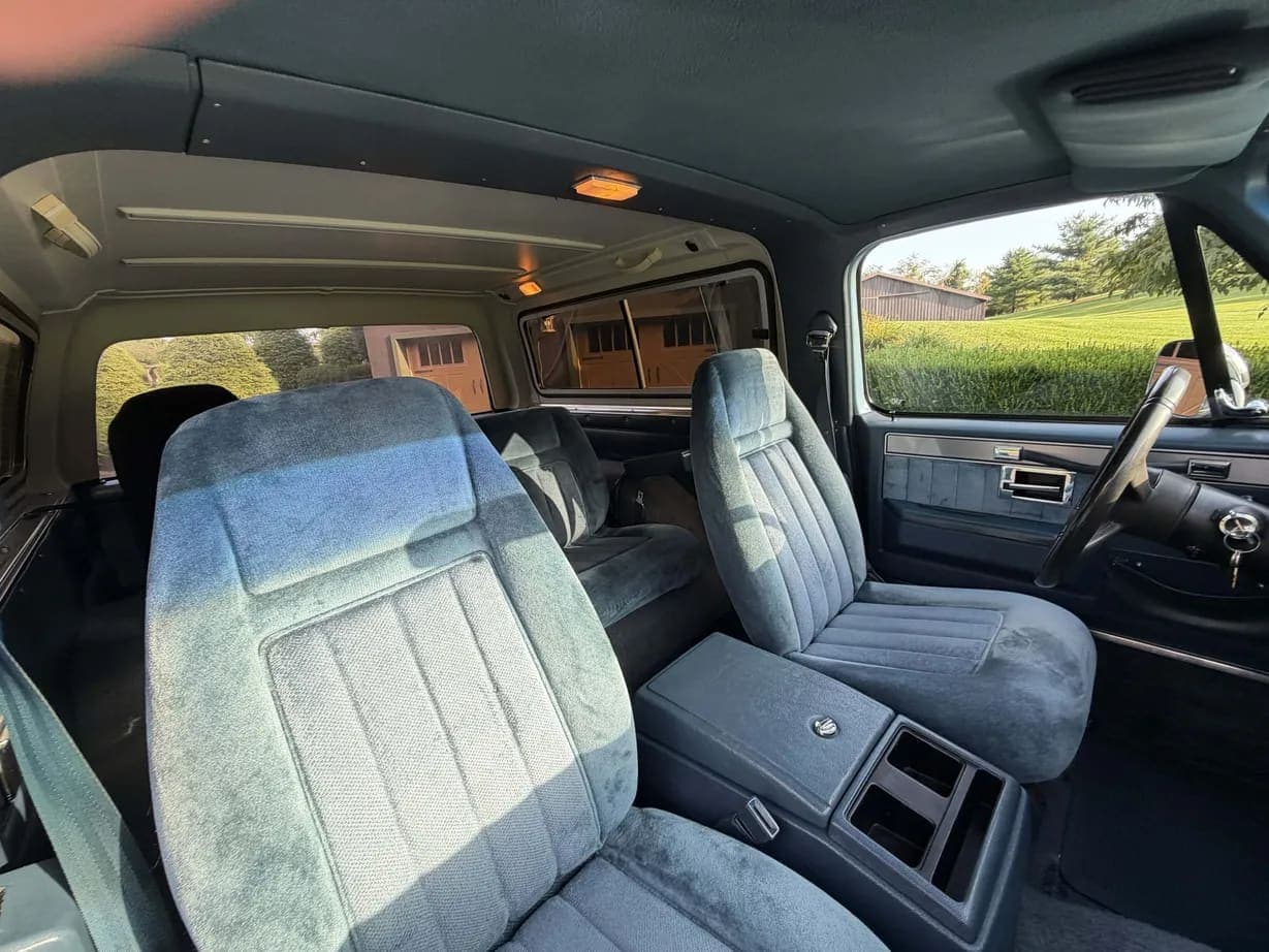 1989 GMC Jimmy SLE, view