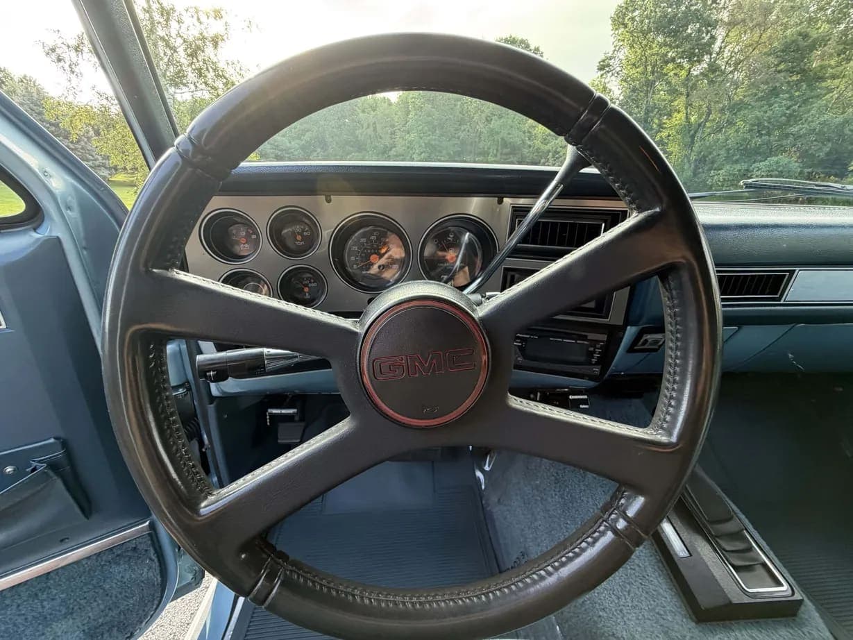 1989 GMC Jimmy SLE, view